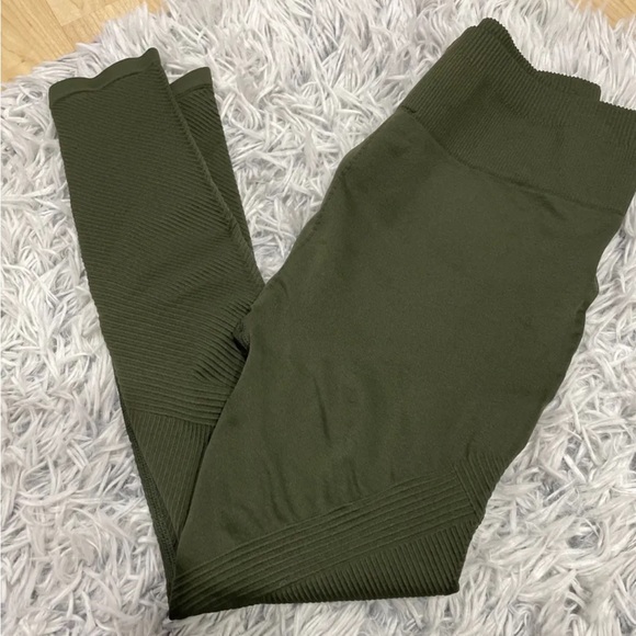 Fabletics Pants - Fabletics High Waisted Leggings Size Small Green Ribbed waist and legs cropped